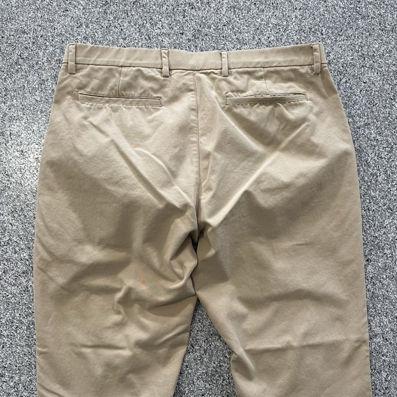 Old Navy Ultimate Tech Straight Chino Pants Mens 36x32 Beige Slim Fit - Picture 4 of 8